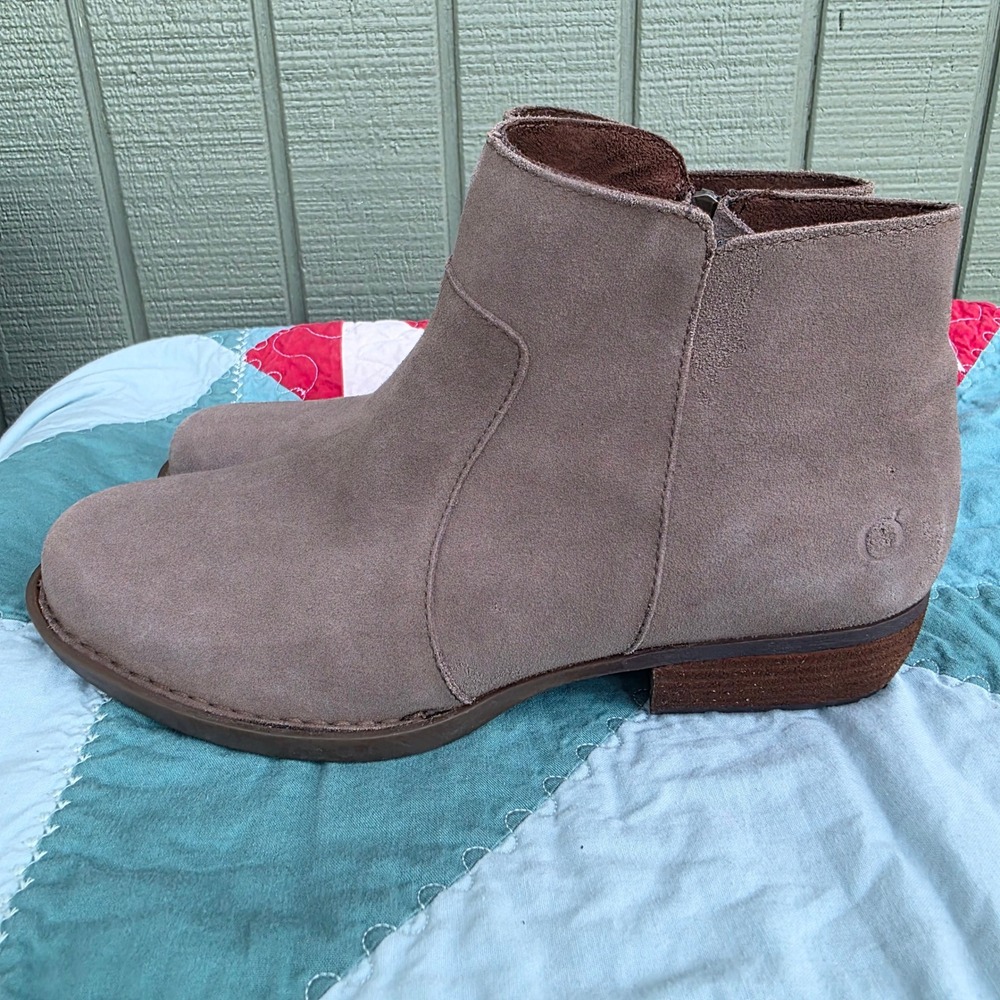 Born Women Kerri Suede Ankle Boots Taupe Brown Size 9M Bootie Cowgirl Academia